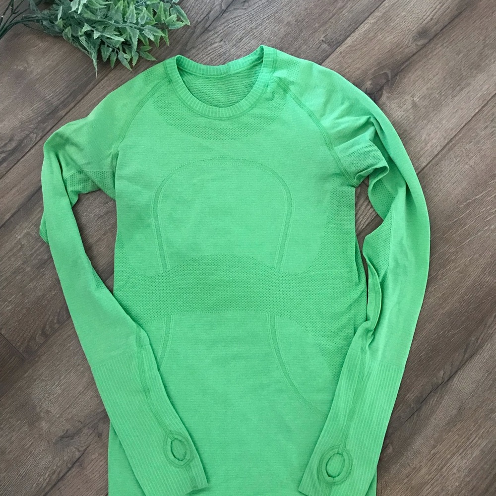 Lululemon swiftly tech top